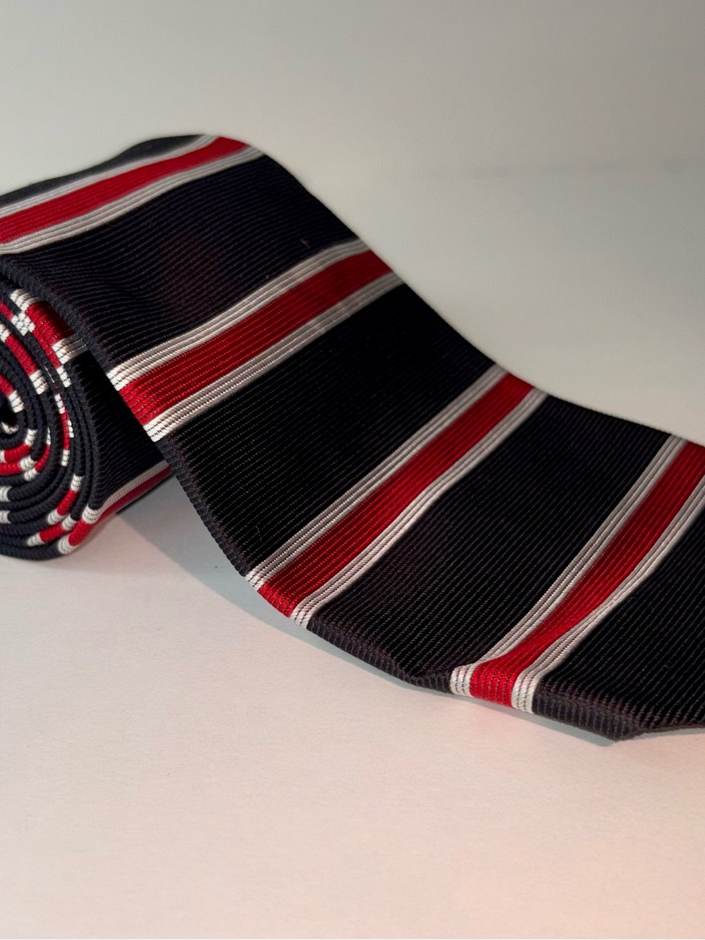 Brooks Brothers Makers All Silk Tie Red Black White Stripe Made in USA 3.5